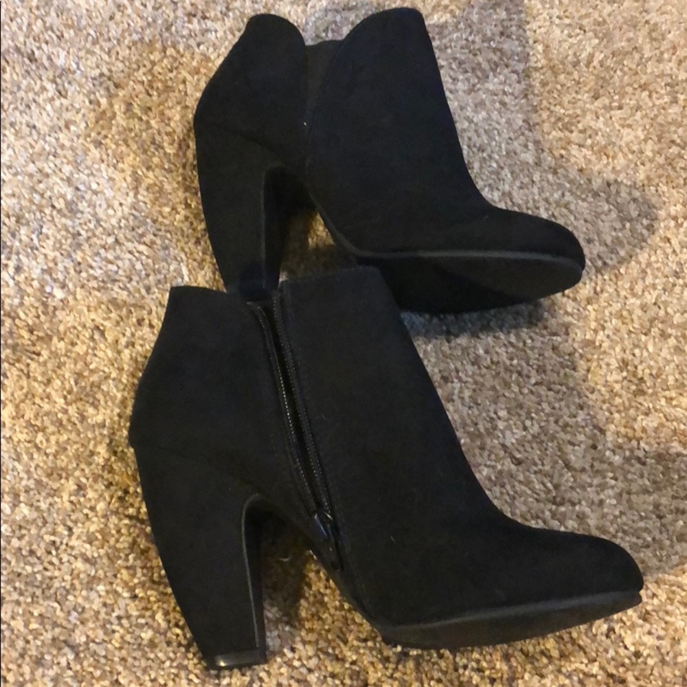 NWOT Booties